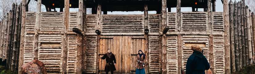 Путешествие в средневековый замок Шаакен и деревню викингов «Кауп»