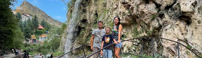 Групповая экскурсия «Медовые водопады, гора Кольцо, Чайный домик с дегустацией чая»